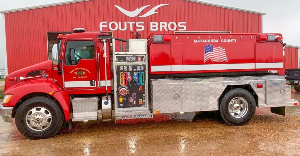 2000-gallon-tanker-fire-truck-bulldog-fire-apparatus